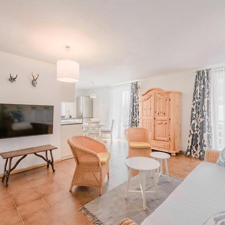 Renoviertes Apartment Mit Terrasse An Der Piste Mit Kostenlosen Wifi Carezza al Lago Buitenkant foto