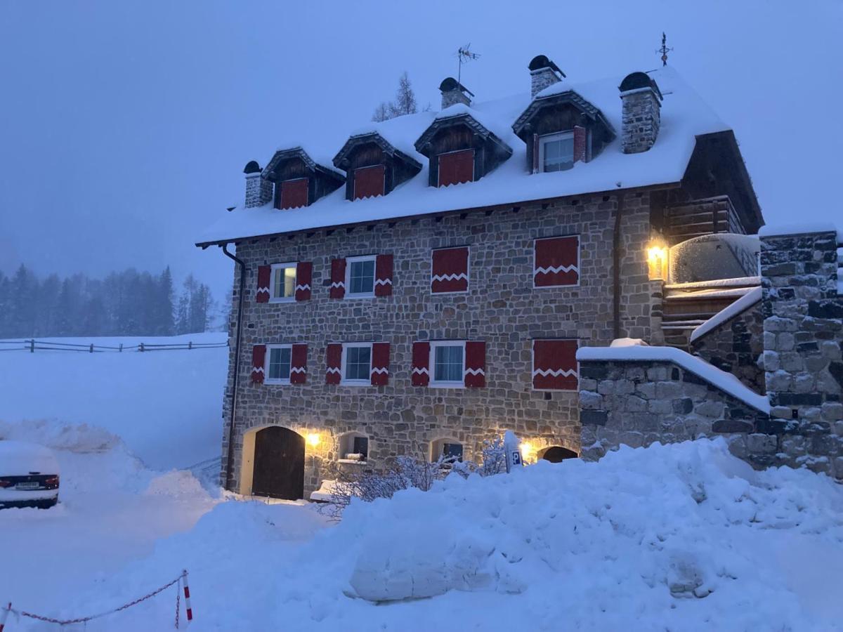 Renoviertes Apartment Mit Terrasse An Der Piste Mit Kostenlosen Wifi Carezza al Lago Buitenkant foto