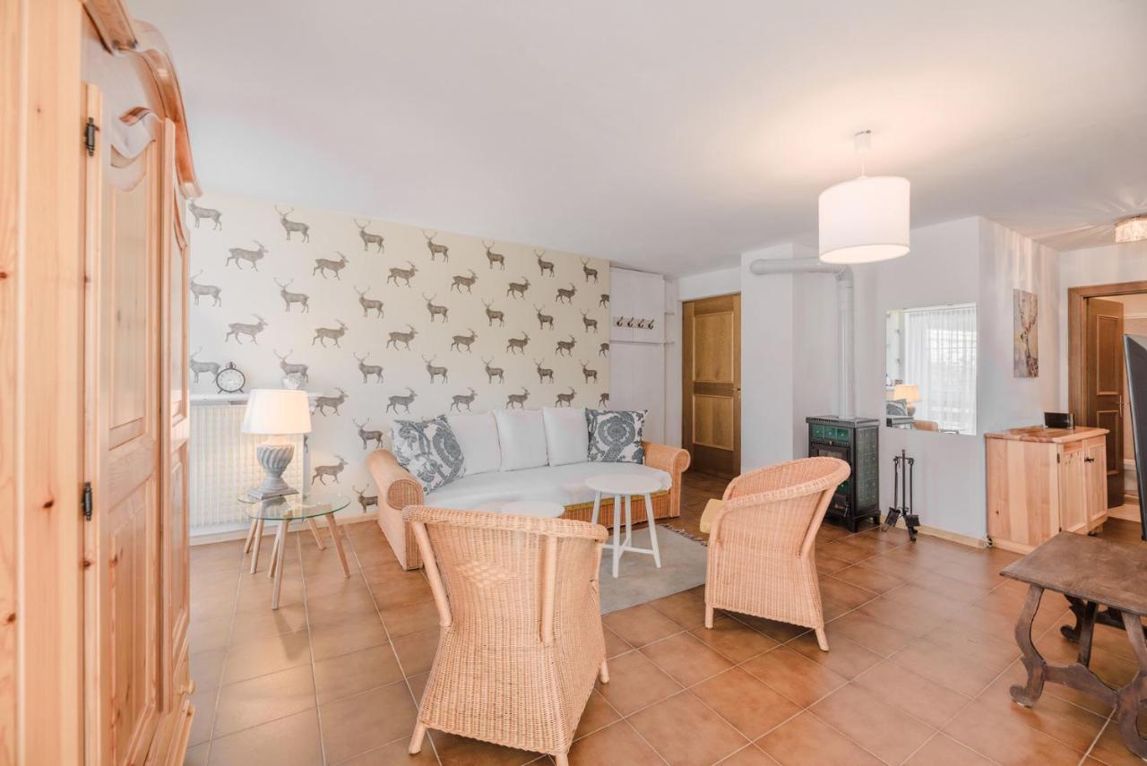 Renoviertes Apartment Mit Terrasse An Der Piste Mit Kostenlosen Wifi Carezza al Lago Buitenkant foto